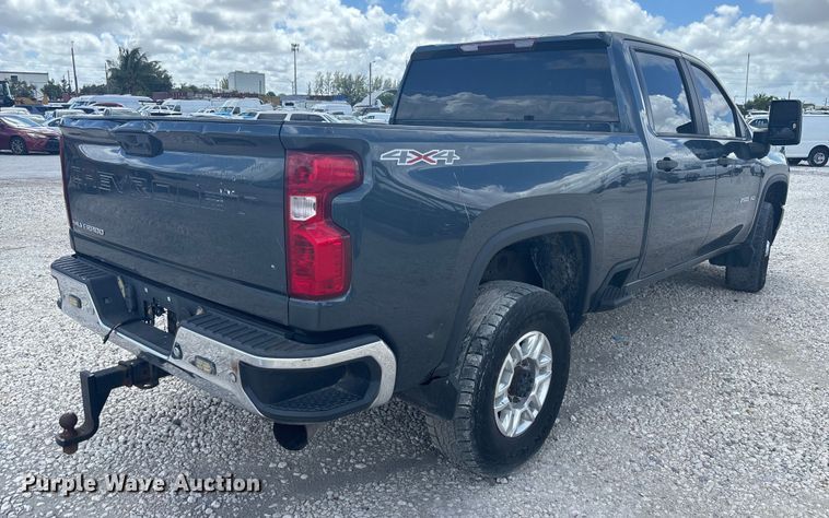 image for item YA0992 2020 Chevrolet Silverado 2500HD Crew Cab pickup truck