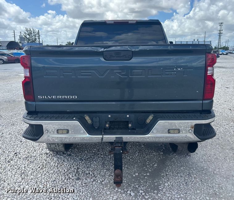 image for item YA0992 2020 Chevrolet Silverado 2500HD Crew Cab pickup truck