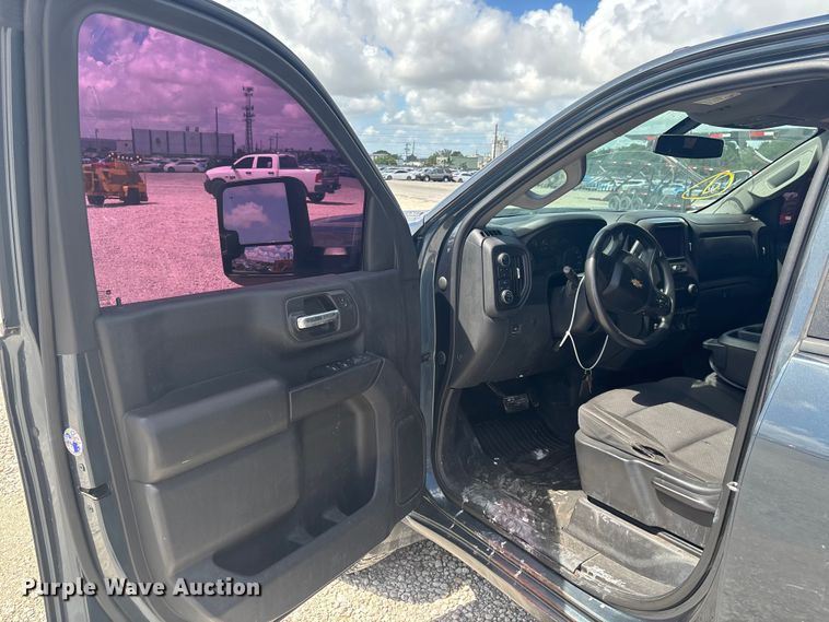 image for item YA0992 2020 Chevrolet Silverado 2500HD Crew Cab pickup truck