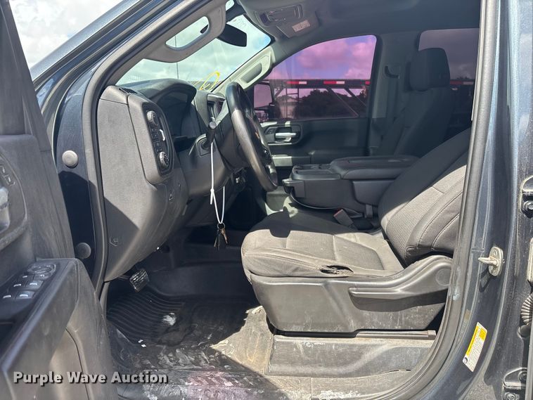 image for item YA0992 2020 Chevrolet Silverado 2500HD Crew Cab pickup truck