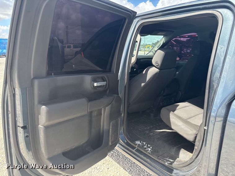 image for item YA0992 2020 Chevrolet Silverado 2500HD Crew Cab pickup truck