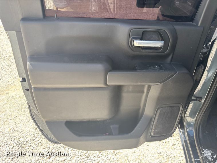 image for item YA0992 2020 Chevrolet Silverado 2500HD Crew Cab pickup truck