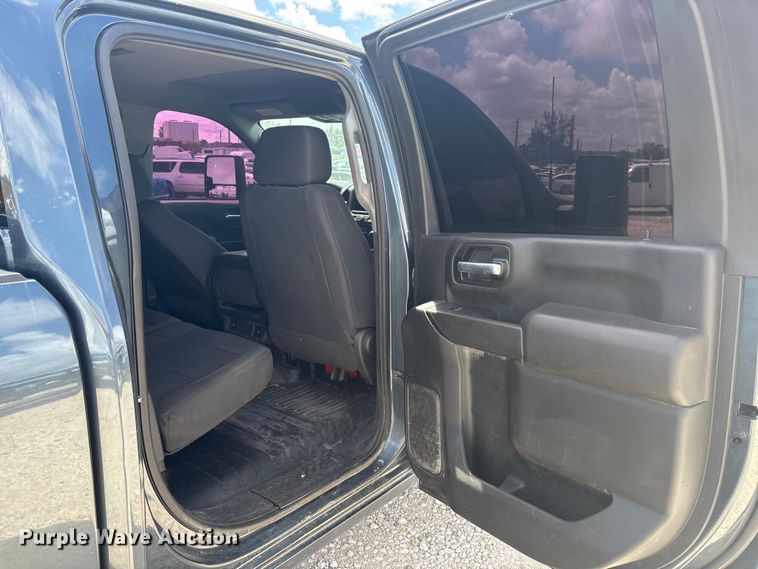 image for item YA0992 2020 Chevrolet Silverado 2500HD Crew Cab pickup truck