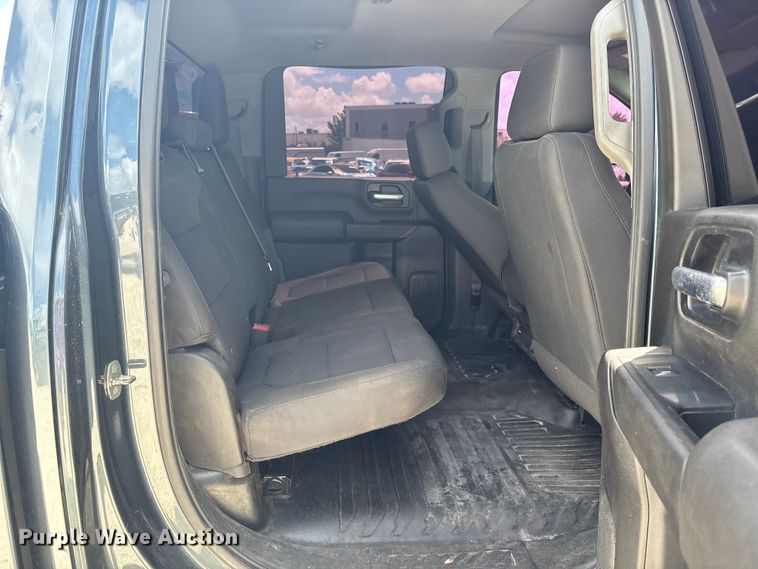 image for item YA0992 2020 Chevrolet Silverado 2500HD Crew Cab pickup truck