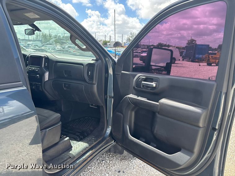 image for item YA0992 2020 Chevrolet Silverado 2500HD Crew Cab pickup truck