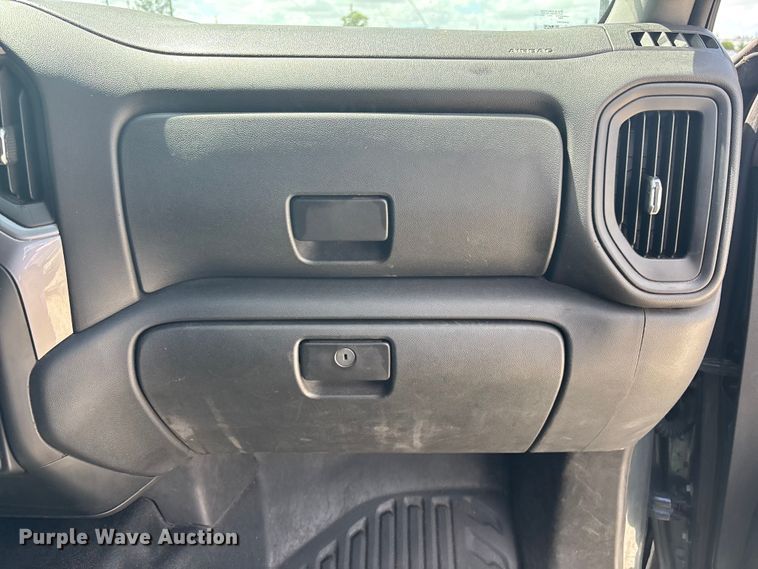 image for item YA0992 2020 Chevrolet Silverado 2500HD Crew Cab pickup truck