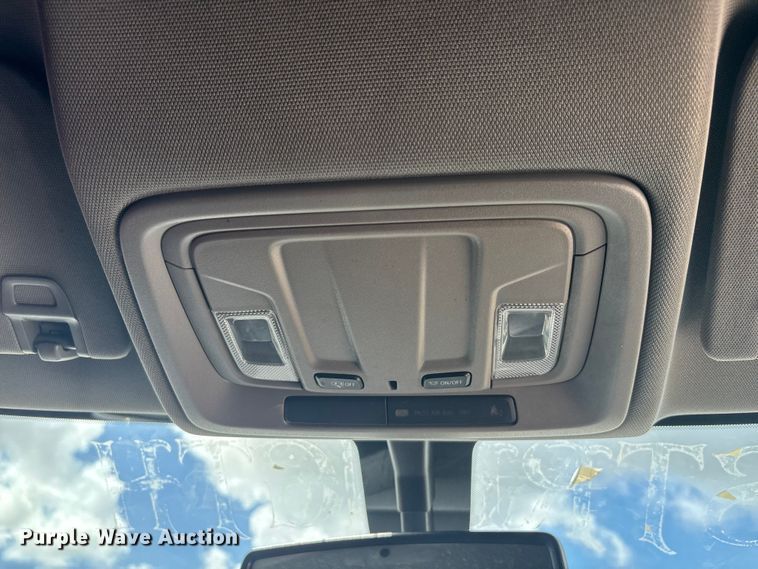 image for item YA0992 2020 Chevrolet Silverado 2500HD Crew Cab pickup truck