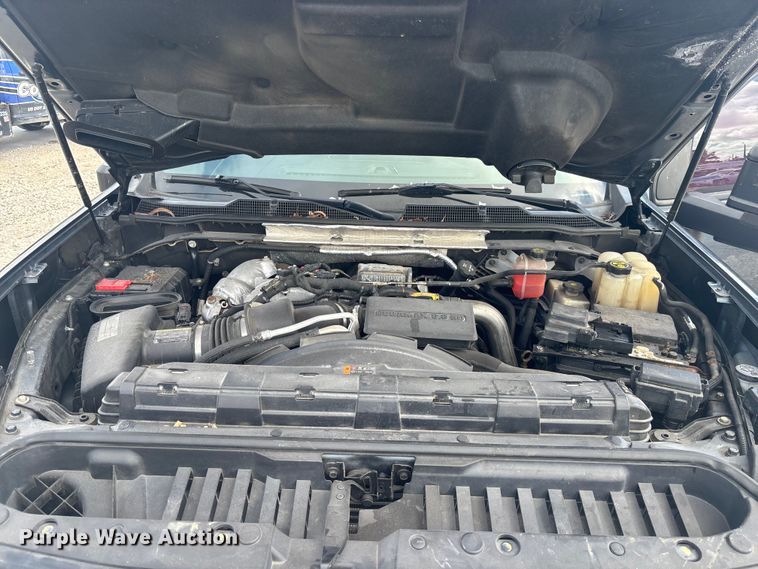 image for item YA0992 2020 Chevrolet Silverado 2500HD Crew Cab pickup truck