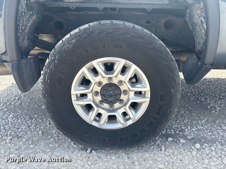 image for item YA0992 2020 Chevrolet Silverado 2500HD Crew Cab pickup truck