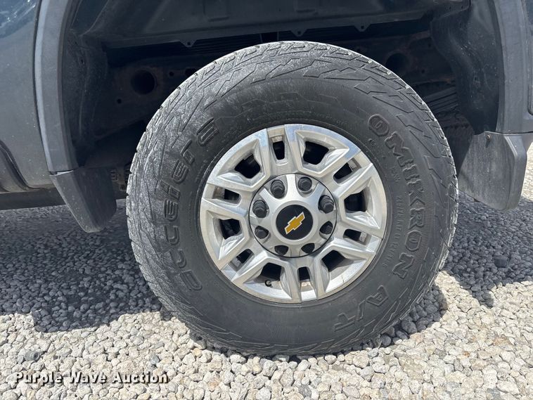 image for item YA0992 2020 Chevrolet Silverado 2500HD Crew Cab pickup truck