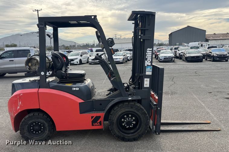 image for item YA1013 Tailift PFG30 forklift