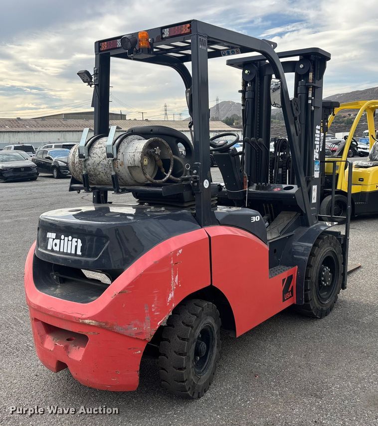 image for item YA1013 Tailift PFG30 forklift