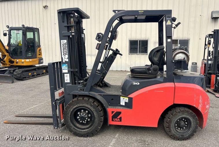 image for item YA1013 Tailift PFG30 forklift