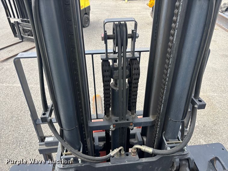 image for item YA1013 Tailift PFG30 forklift