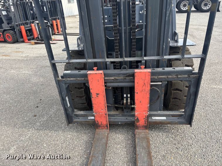 image for item YA1013 Tailift PFG30 forklift