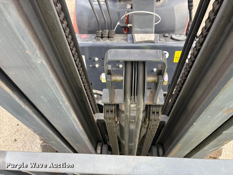 image for item YA1013 Tailift PFG30 forklift