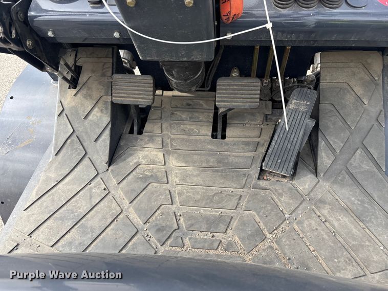 image for item YA1013 Tailift PFG30 forklift