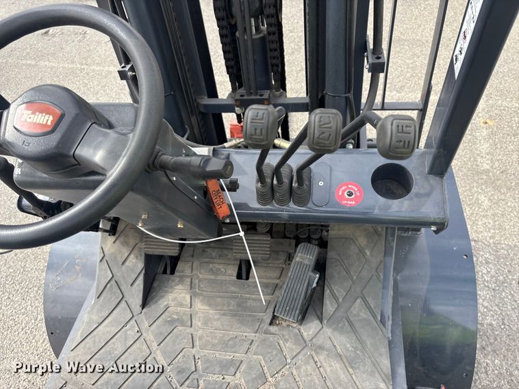 image for item YA1013 Tailift PFG30 forklift