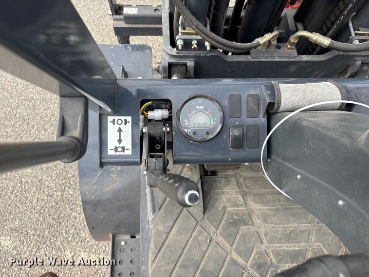 image for item YA1013 Tailift PFG30 forklift