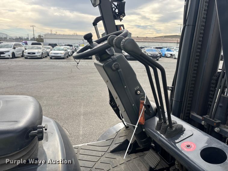 image for item YA1013 Tailift PFG30 forklift