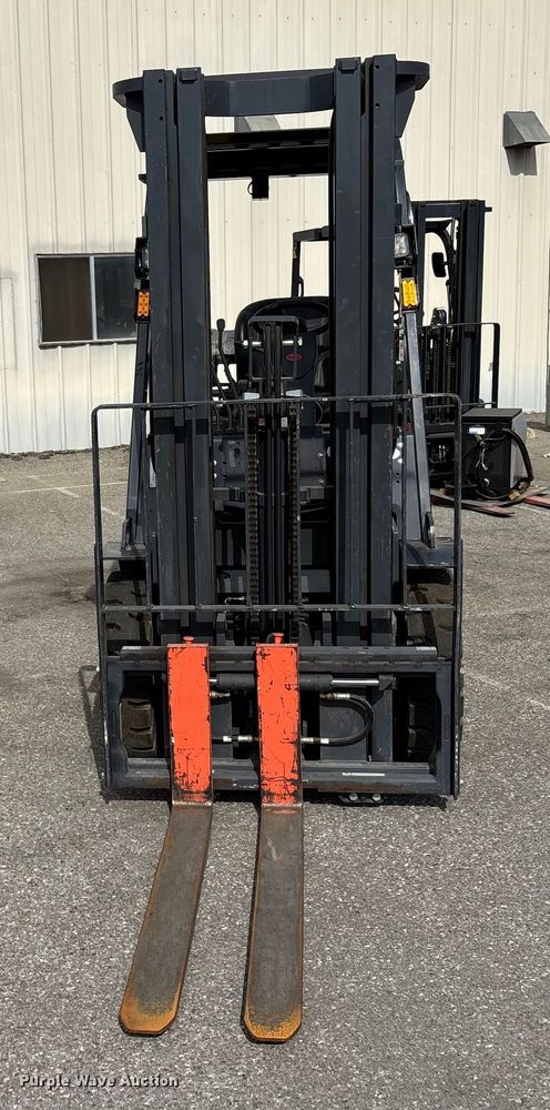 image for item YA1014 Tailift PFG25 forklift