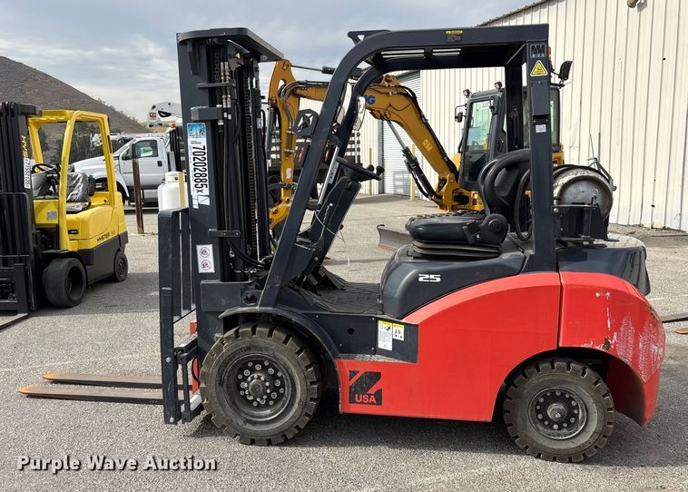 image for item YA1014 Tailift PFG25 forklift