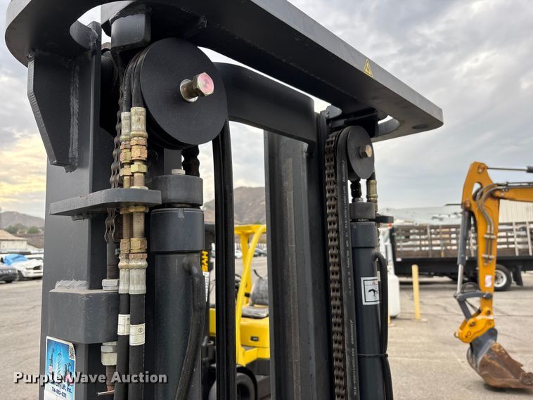 image for item YA1014 Tailift PFG25 forklift