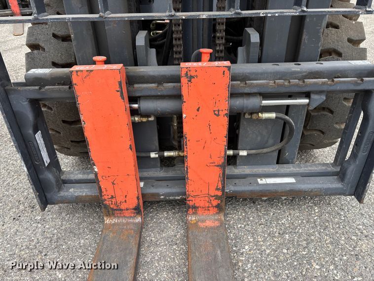 image for item YA1014 Tailift PFG25 forklift