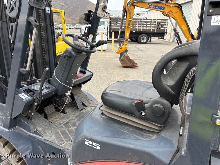 image for item YA1014 Tailift PFG25 forklift