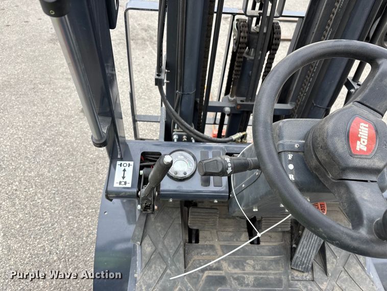 image for item YA1014 Tailift PFG25 forklift