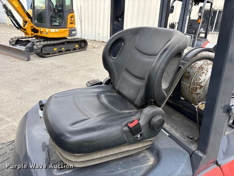 image for item YA1014 Tailift PFG25 forklift