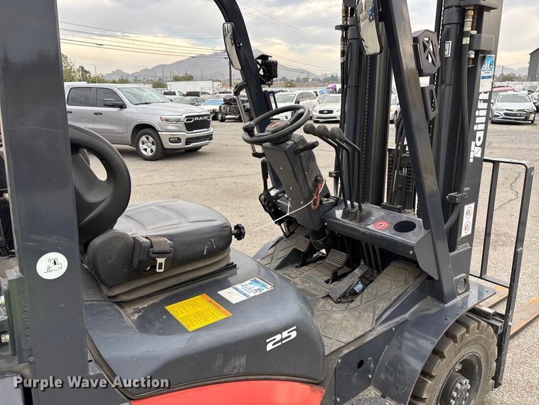 image for item YA1014 Tailift PFG25 forklift