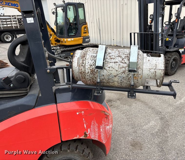 image for item YA1014 Tailift PFG25 forklift