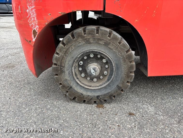 image for item YA1014 Tailift PFG25 forklift