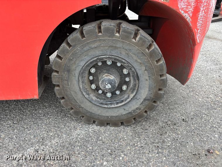 image for item YA1014 Tailift PFG25 forklift