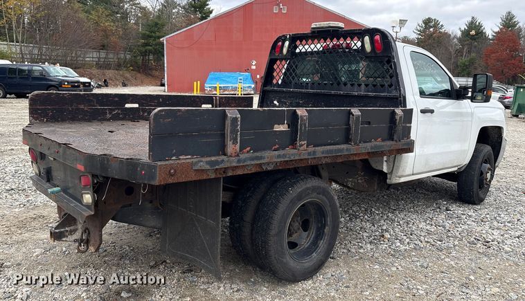 image for item YA1187 2016 Chevrolet Silverado 3500HD flatbed pickup truck