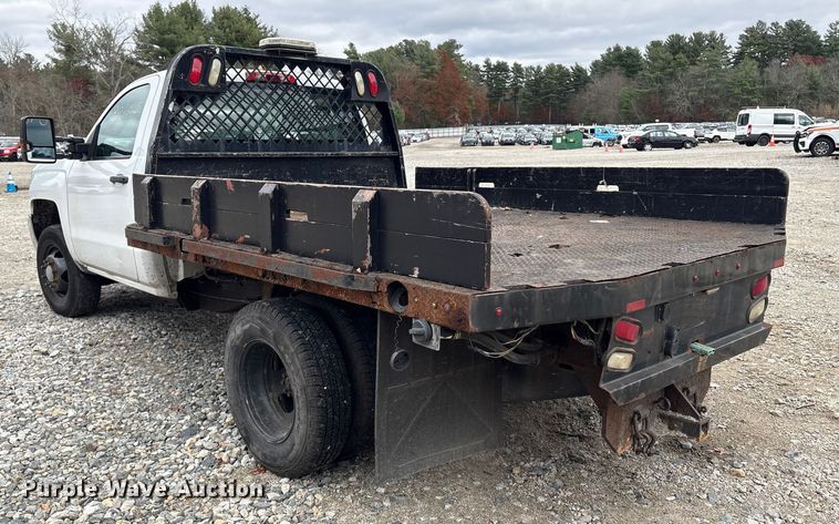 image for item YA1187 2016 Chevrolet Silverado 3500HD flatbed pickup truck