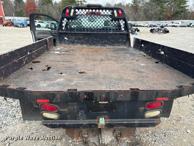 image for item YA1187 2016 Chevrolet Silverado 3500HD flatbed pickup truck