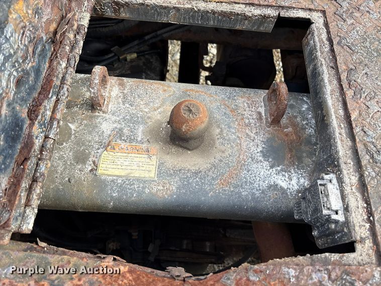 image for item YA1187 2016 Chevrolet Silverado 3500HD flatbed pickup truck