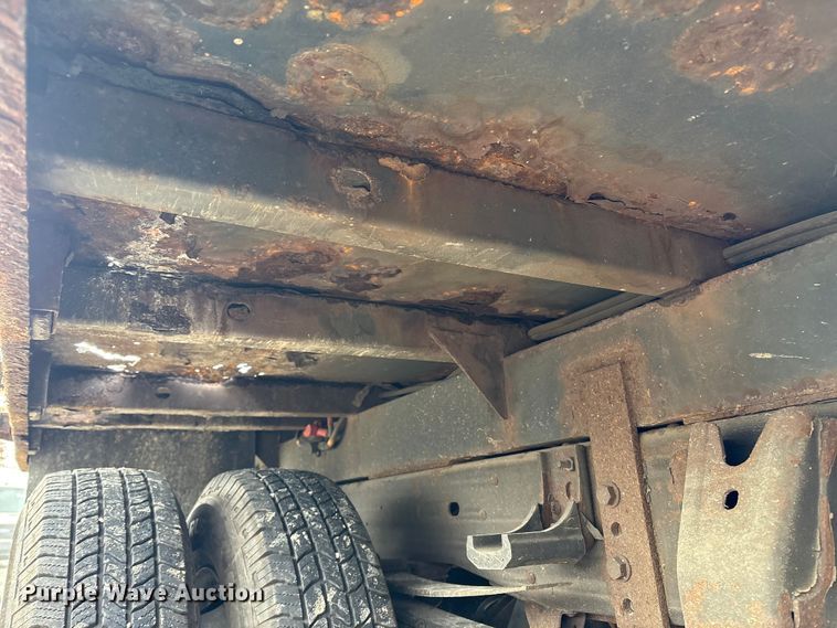 image for item YA1187 2016 Chevrolet Silverado 3500HD flatbed pickup truck