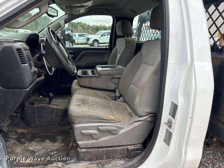 image for item YA1187 2016 Chevrolet Silverado 3500HD flatbed pickup truck