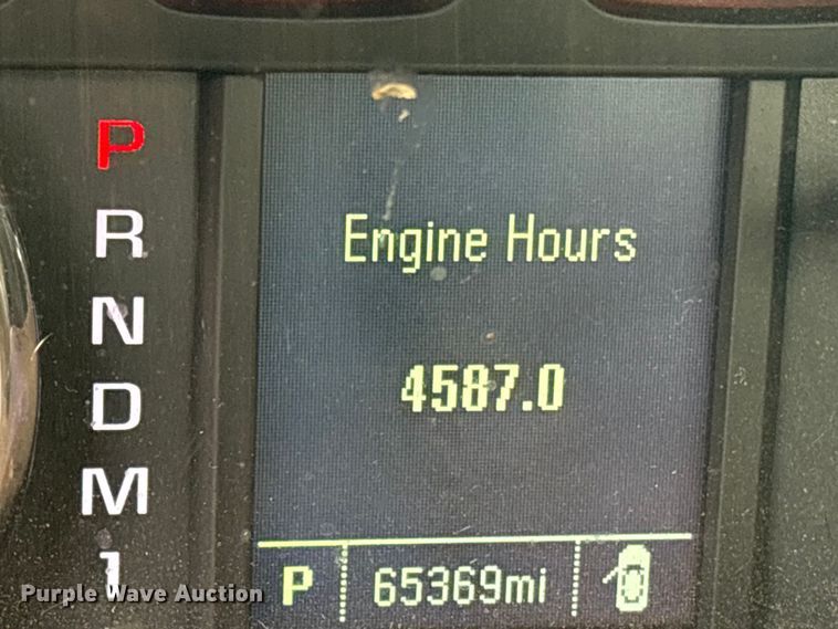 image for item YA1187 2016 Chevrolet Silverado 3500HD flatbed pickup truck