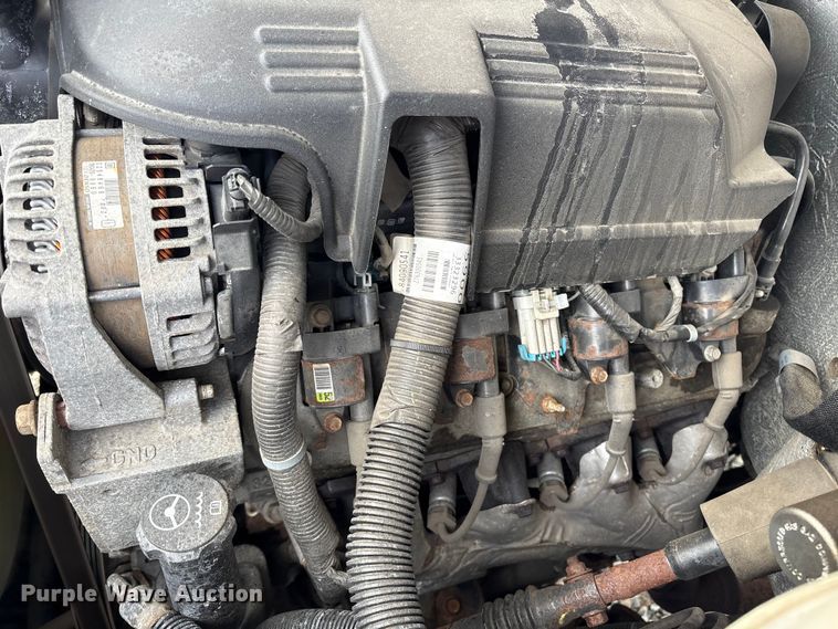 image for item YA1187 2016 Chevrolet Silverado 3500HD flatbed pickup truck