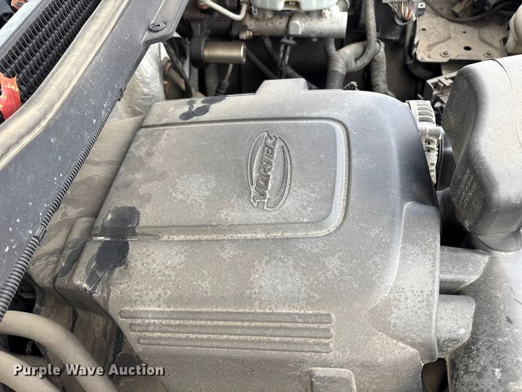 image for item YA1187 2016 Chevrolet Silverado 3500HD flatbed pickup truck