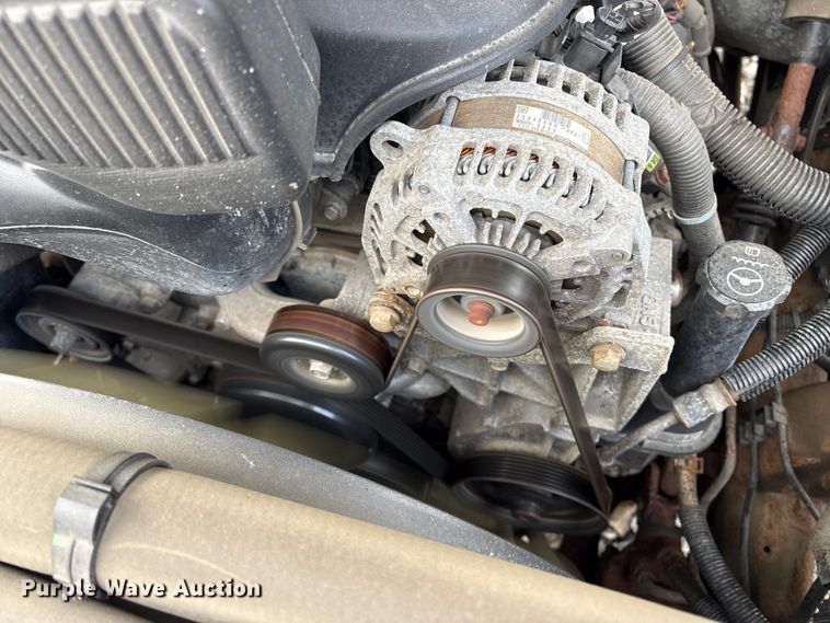 image for item YA1187 2016 Chevrolet Silverado 3500HD flatbed pickup truck