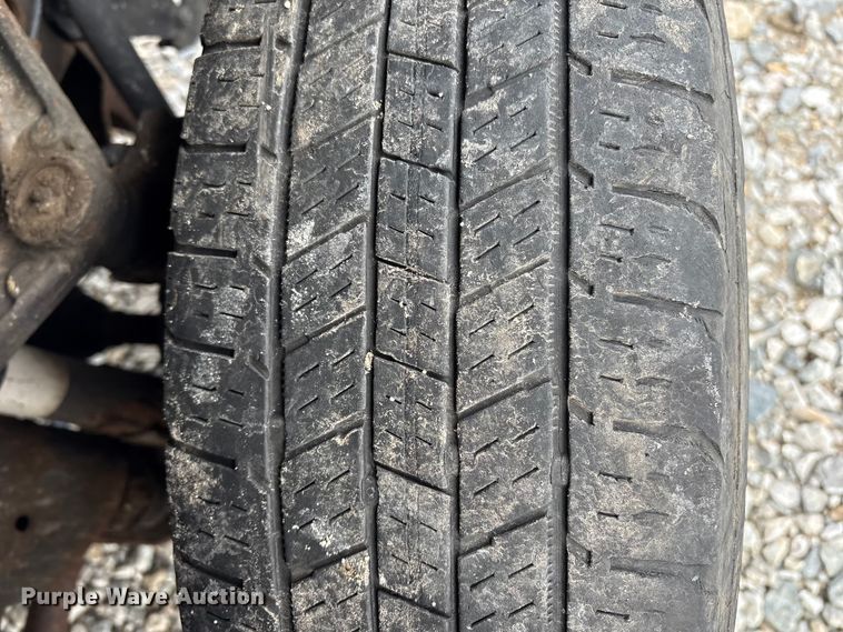 image for item YA1187 2016 Chevrolet Silverado 3500HD flatbed pickup truck