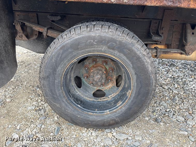 image for item YA1187 2016 Chevrolet Silverado 3500HD flatbed pickup truck