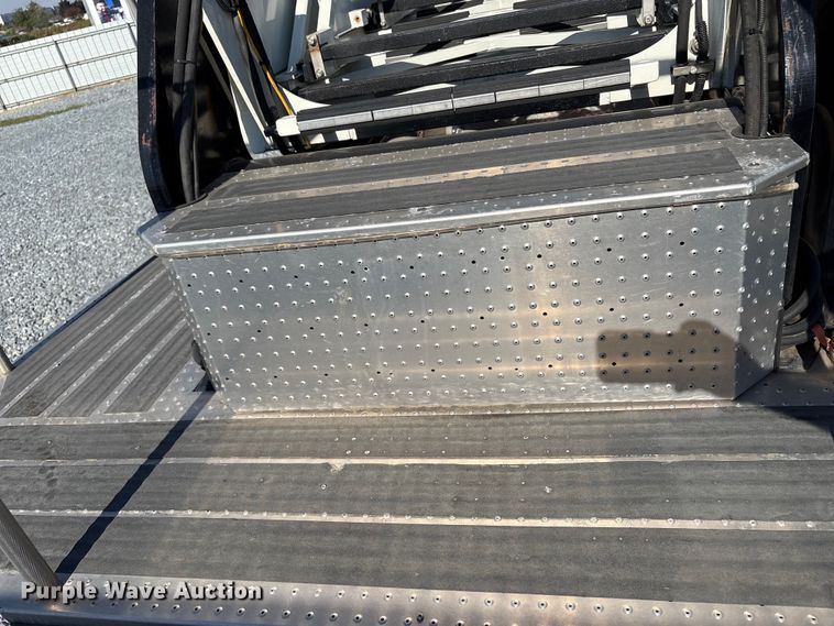 image for item YA1212 2000 Freightliner FL112 tractor-drawn aerial fire truck