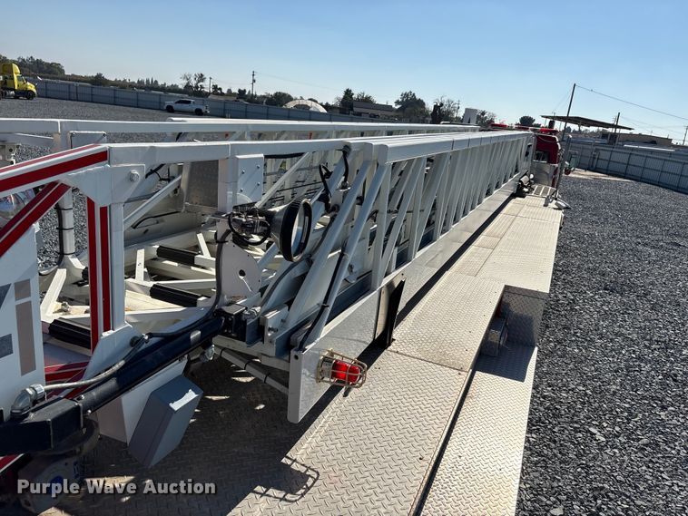 image for item YA1212 2000 Freightliner FL112 tractor-drawn aerial fire truck