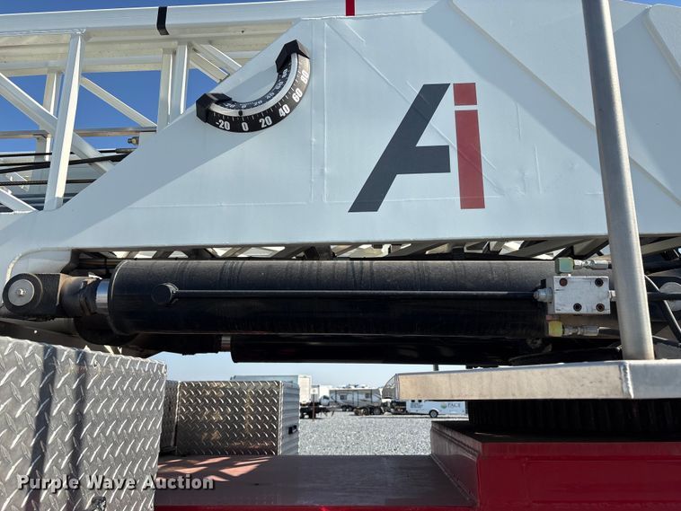 image for item YA1212 2000 Freightliner FL112 tractor-drawn aerial fire truck